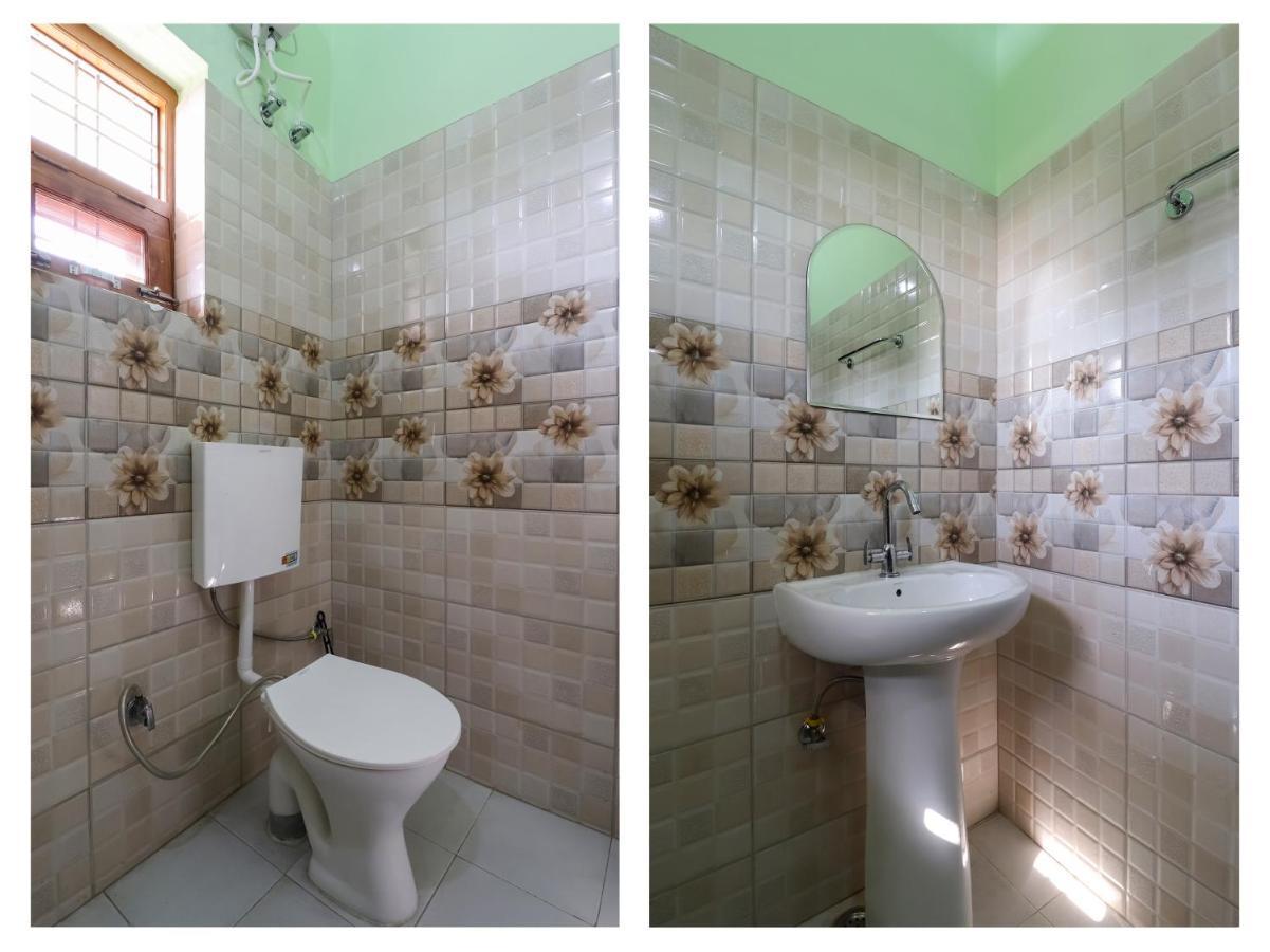 Oyo 84661 Lakshmi Home Stay Jhajra Екстер'єр фото