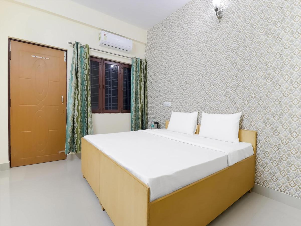 Oyo 84661 Lakshmi Home Stay Jhajra Екстер'єр фото